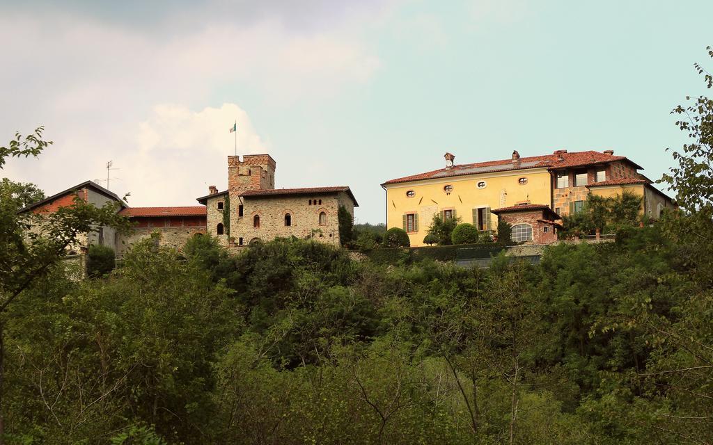 Bed and Breakfast Castello Di Strambinello Exterior foto