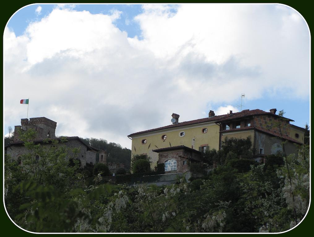 Bed and Breakfast Castello Di Strambinello Exterior foto